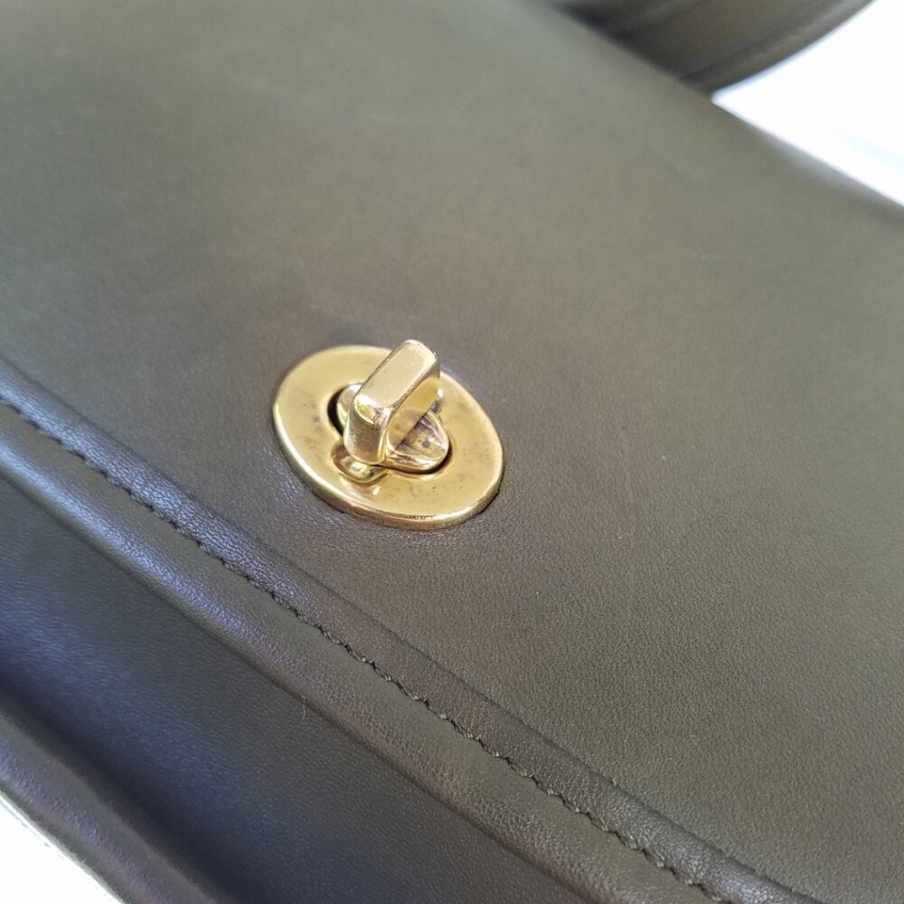 Vintage Coach Legacy Small Flap Bag Olive Green #9965 - Picture 10 of 12